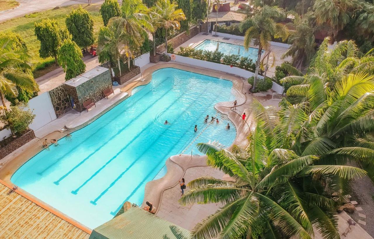 Nature'S Village Resort バコロ エクステリア 写真